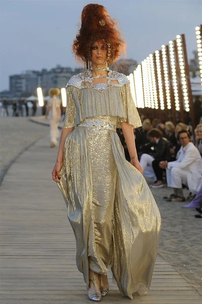 Look 76